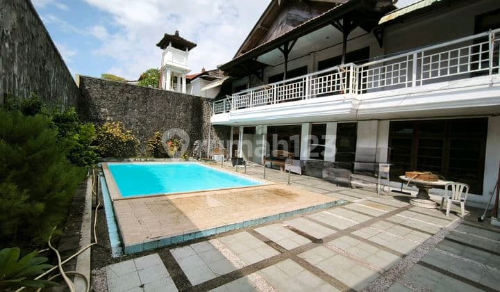 Rumah Besar 2 Lantai 400 M² Lokasi Strategis Dekat Bandara Tuban, Kuta