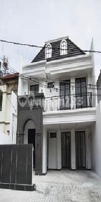 Rumah American Classic 2 LT. Baru Gress Dharmahusada Mas