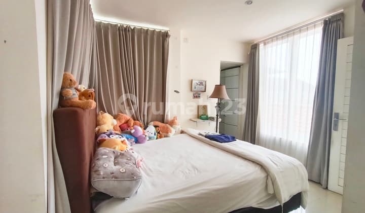 Dijual Rumah Besar Mewah Kerobokan Area Lokasi Semi Private & Nyaman