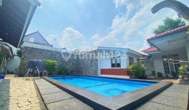 Rumah Mewah di Kawasan Elit Jakarta Selatan