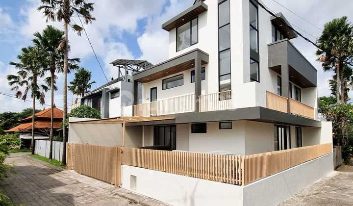 Dijual Rumah Baru Minimalis 3 Lantai Dekat Canggu