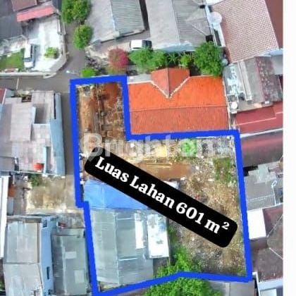 BELI TANAH BONUS RUMAH 3 LANTAI