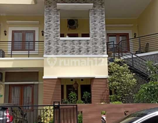 Rumah Hunian Nyaman Dilokasi Strategis dengan One Gate System