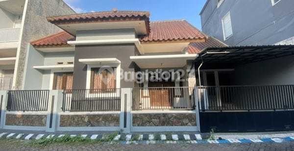 Rumah Full Perabot Harga Nego di Soekarno Hatta Kota Malang