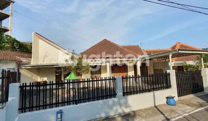 RUMAH LUAS NEGO DAERAH BUAH-BUAHAN KOTA MALANG