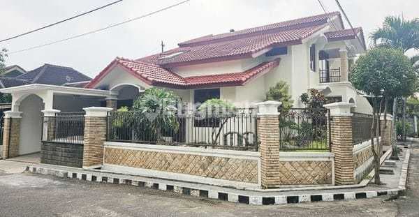 Rumah Hoek Nego Sampai Deal di Daerah Bunga-Bunga Kota Malang