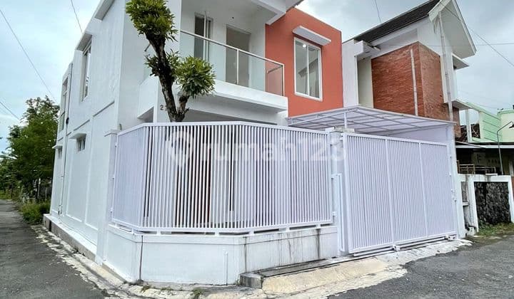 Rumah Cantik 2 Lantai Jalan Damai Sleman