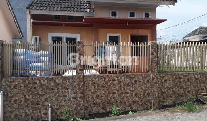PALEMBANG RUMAH CANTIK DI PERUMAHAN