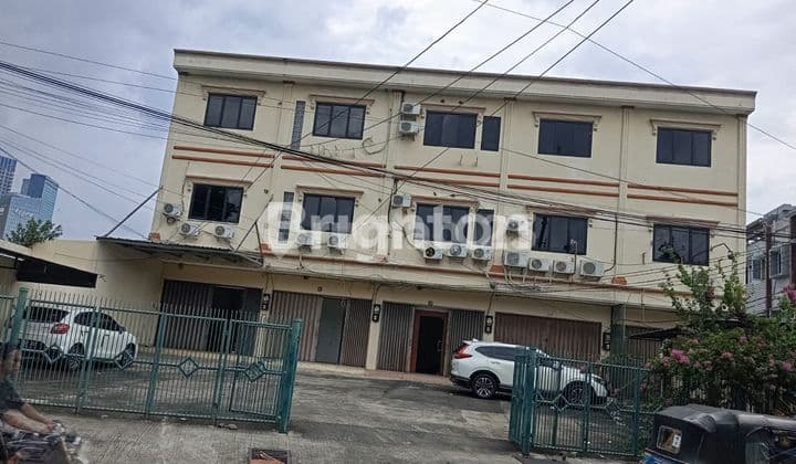 RUKO GANDENG 5 DI TOMANG