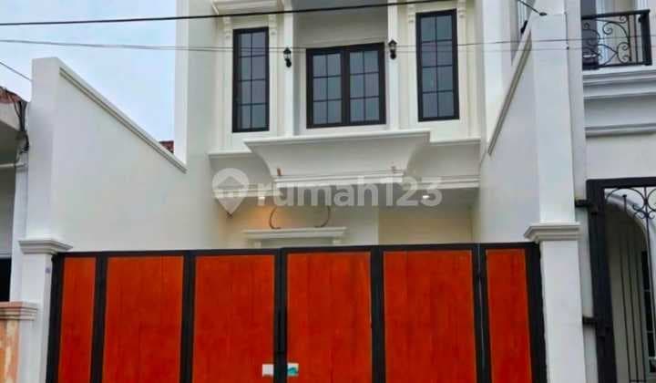 Rumah Cantik Bebas Banjir Dalam Komplek di Joglo Jakarta Barat