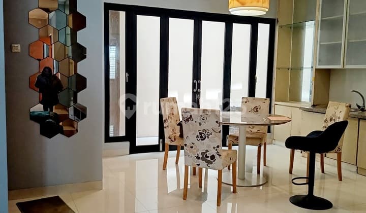 Ready-to-Occupy Furnished House in the Favorite Discovery Bintaro Cluster