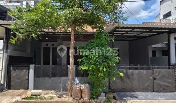 Disewakan Rumah Rapi Siap Huni Dalam Cluster Graha Raya Bintaro