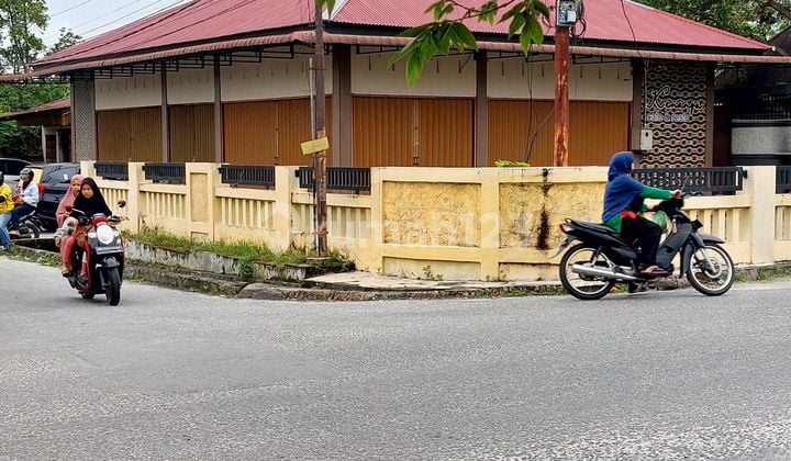 Hook House Strategically Located 630 m² Near Ciputra Mall Pekanbaru