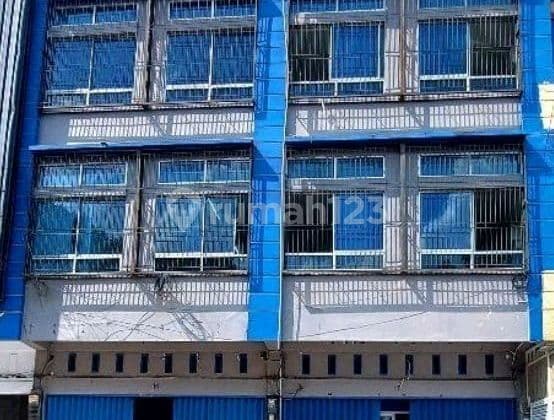 Strategic 2-Door Attached Shop House - Jl. Arifin Ahmad Pekanbaru