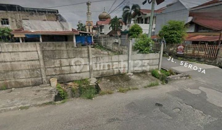 Rumah Halaman Luas Di Hook Untuk Dapur Umum