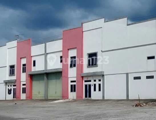 Gudang Luas 2.050M² di Kampar - Siap Pakai