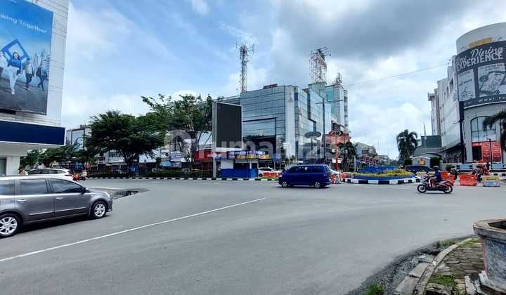 Ruko Gandeng 4 Pintu Strategis di Sudirman Pekanbaru