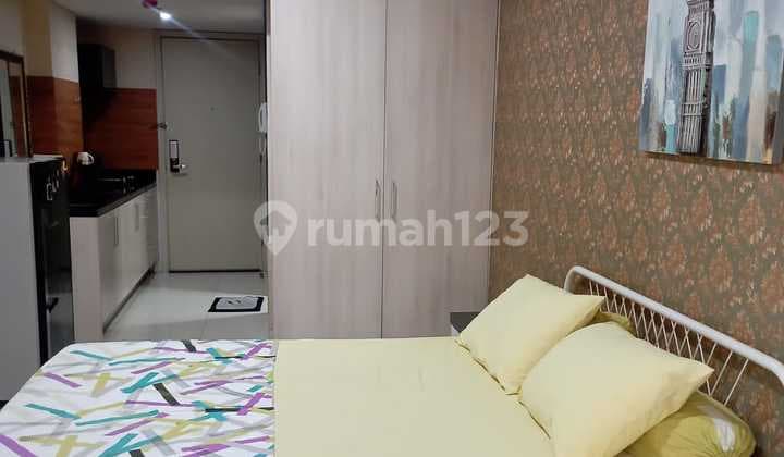 Warhol Apartemen Disewakan Full Furnished, Lokasi Strategis