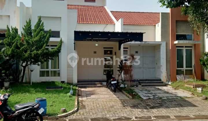 Rumah Dikontrakkan 2 Lantai Semi Furnished Bersih dan Terawat
