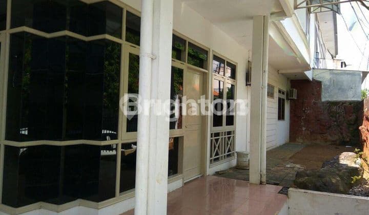 TURUN HARGA RUMAH HOOK PUSAT KOTA STRATEGIS DI JALAN ANGGREK