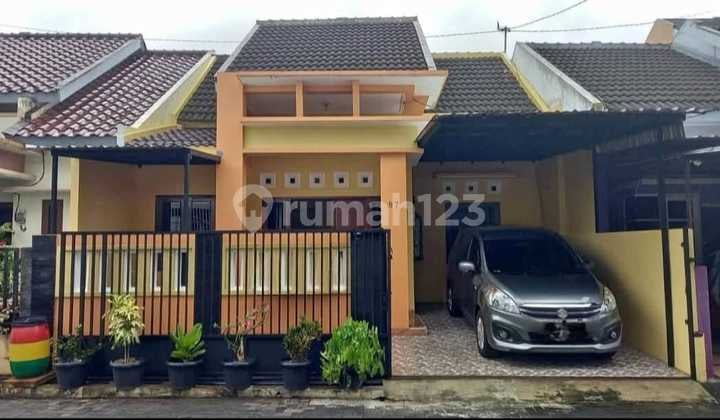 Rumah Dikontrakan Cluster One Gate System, Semi Furnished