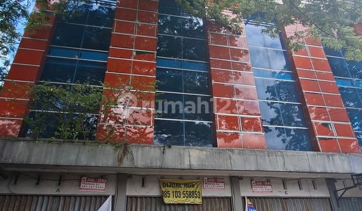 Row of 3 Abdulrahman Saleh Shophouses