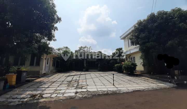 Rumah Luas Dengan Hall Besar Di Pesona Khayangan