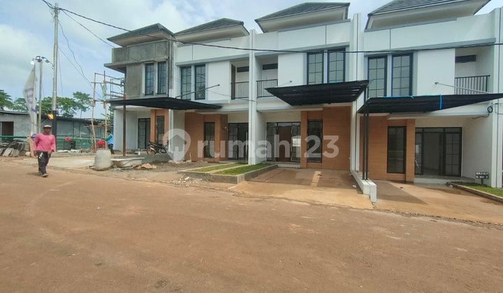 S805.Rumah 2Lt Kualitas Bata Merah Perum Besar di Kedaung Ciputat