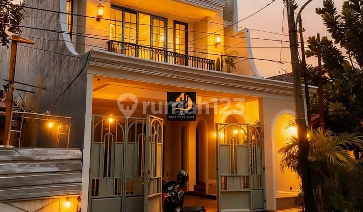 D11 New American Classic House in Billymoon Pondok Kelapa, East Jakarta