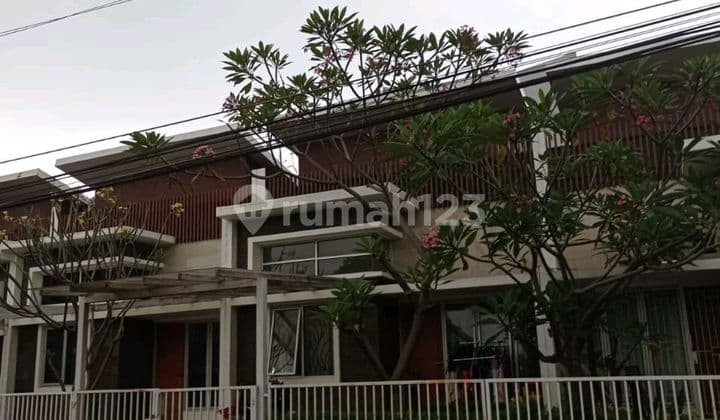 Dijual Cepatrumah Siap Huni di Perumahan De' Minimalist Labschool Cibubur