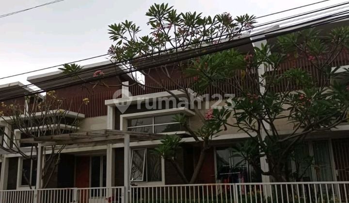 Dijual Cepatrumah Siap Huni di Perumahan De' Minimalist Labschool Cibubur