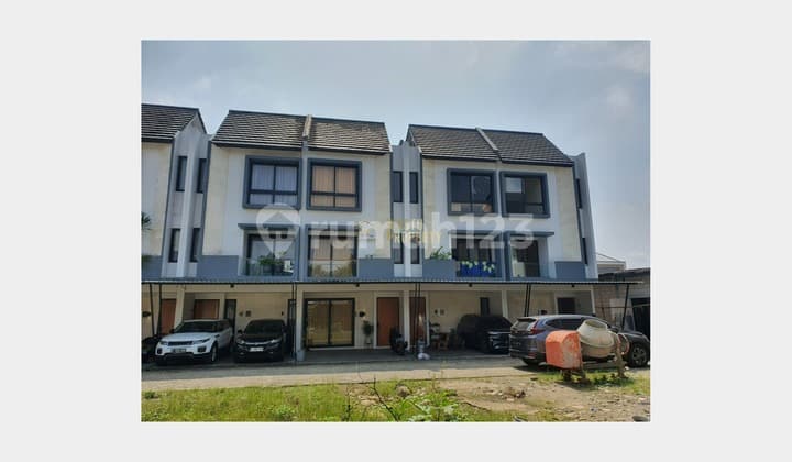 Rumah 3 Lantai Harga Bersahabat Siap Huni di Jagakarsa