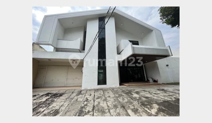 Rumah Besar Eksklusif Siap Huni di Mampang Prapatan Jaksel