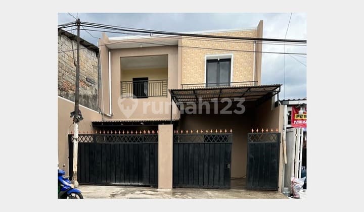 Rumah Siap Huni 2 Lantai Dekat Stasiun Tanjung Barat