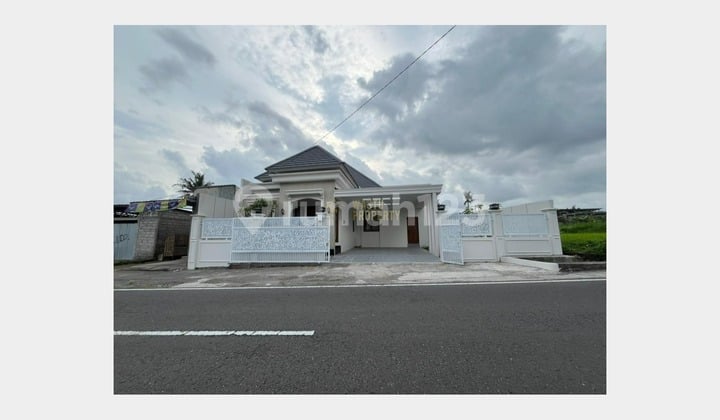 Rumah Siap Huni Furnish Tepi Jalan Besar di Ngemplak Sleman