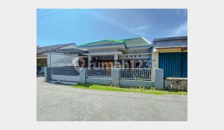 Rumah Modern Terawat di Kalasan Dekat Wisata Candi Prambanan