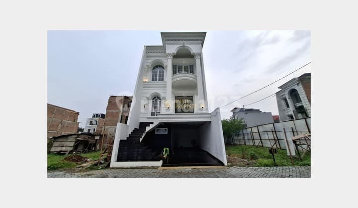 Beautiful Luxury Classic Home in Jagakarsa