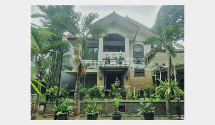 Rumah 2 Lantai Bangunan Luas di Lenteng Agung, Siap Huni