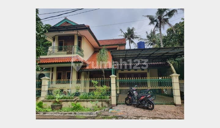 Rumah Terawat Siap Huni 2 Lantai di Ciracas, Akses Tol Mudah