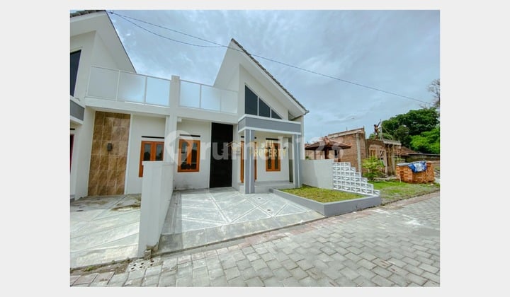 Rumah Minimalis Fasad Clean Look di Kalasan Sleman