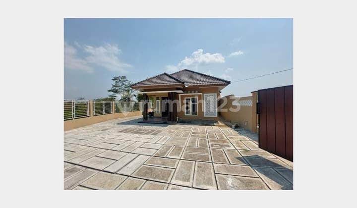 Rumah Tinggal Desain Modern Luas Kawasan Magelang Utara