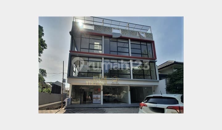Ruko 3 Lantai Fasad Elegan di Jagakarsa Dekat Ragunan