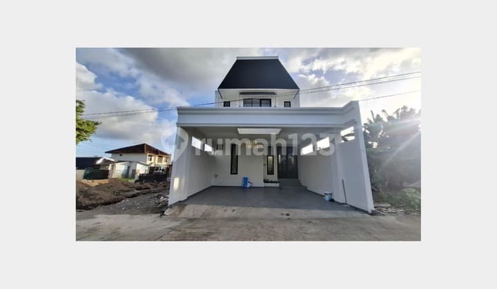 Premium Modern 2-Story Residence Near Transmart Maguwoharjo