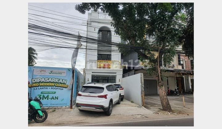 Ruko Murah 3 Lantai Pinggir Jalan Besar di Jagakarsa