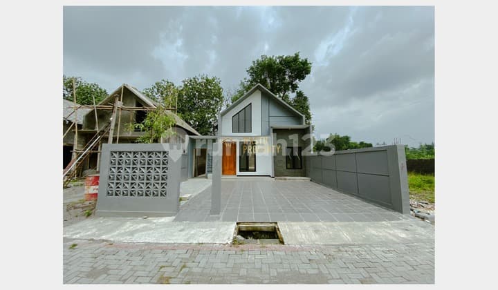 Rumah Modern di Jakal Dekat Kampus Uii Terpadu