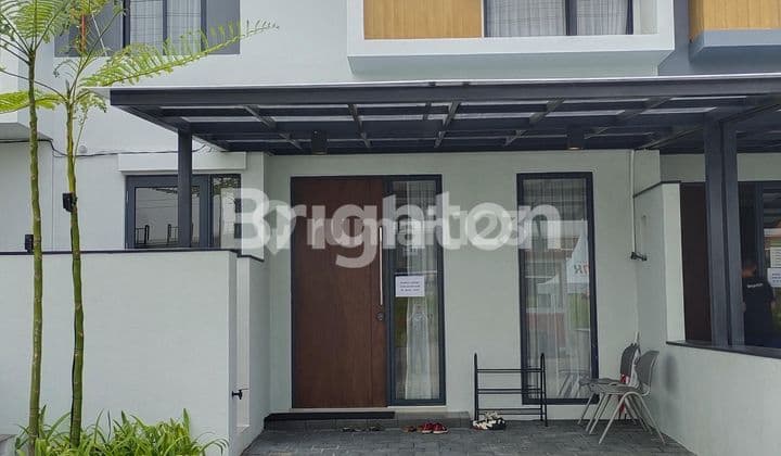 RUMAH 2 LANTAI SELANGKAH KE MASTRIP SURABAYA