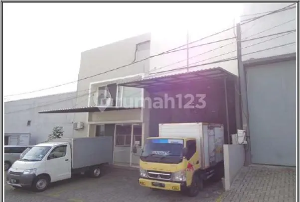 Gudang Desain Modern Fasilitas Lengkp LT 770 M² Dikomolek Pergudangan Kl Bizhub Malang
