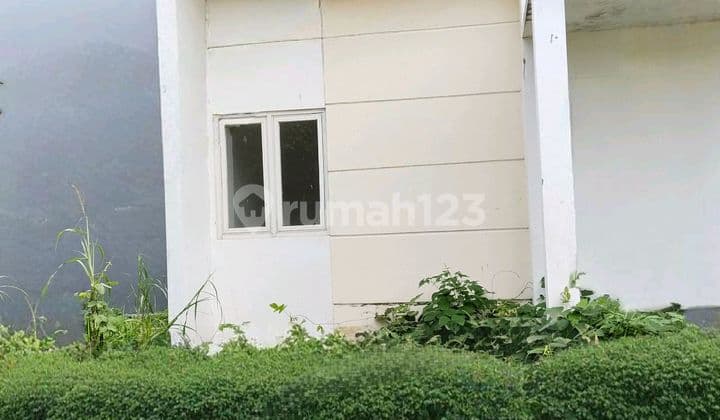 Rumah Hook LT 205M² di Graha Suryanata Benowo Dekat Tol