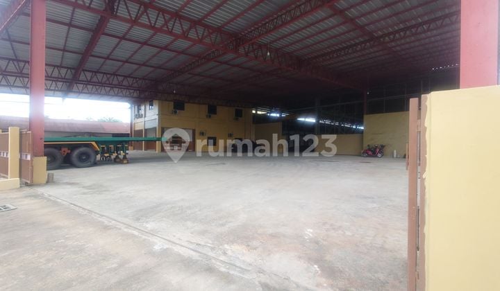 For Sale Large Warehouse Ready to Use on the Side of the Main Road in Samarinda City