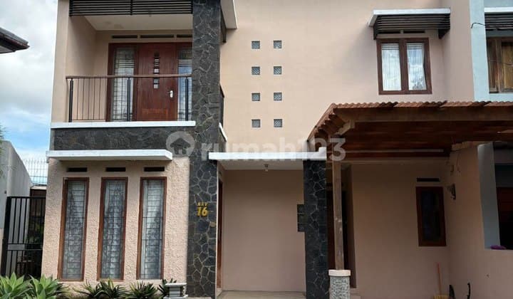 Rumah2 Lantai Di Perumahan Dago